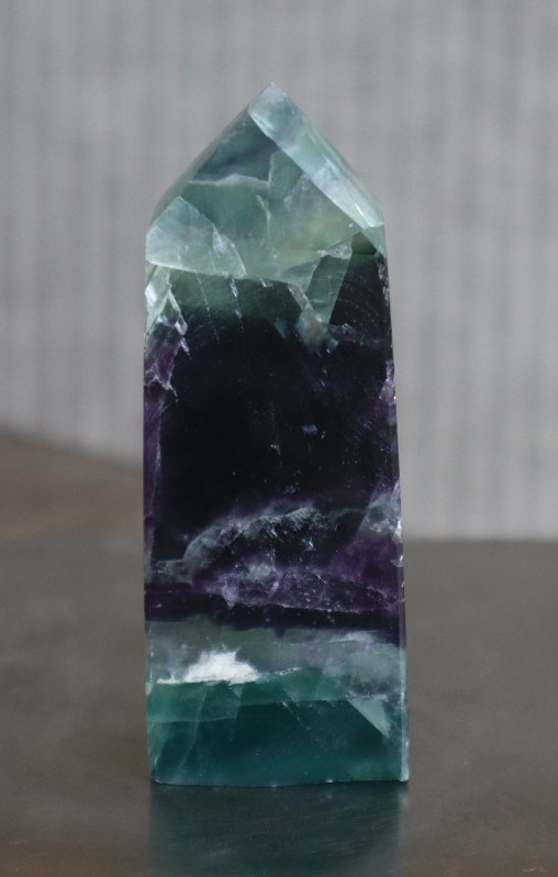 FLUORITE POINT (4 SIDED) 2.68 INCHES TALL/ 87.1 GRAMS