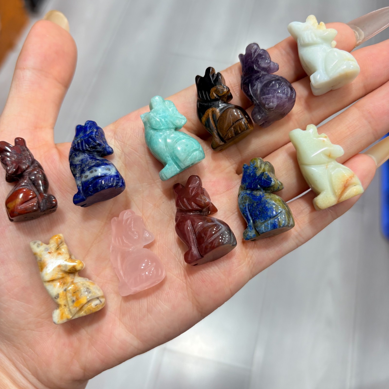 5pc Natural mix Quartz hand Carved Mini wolf crystal carving reiki