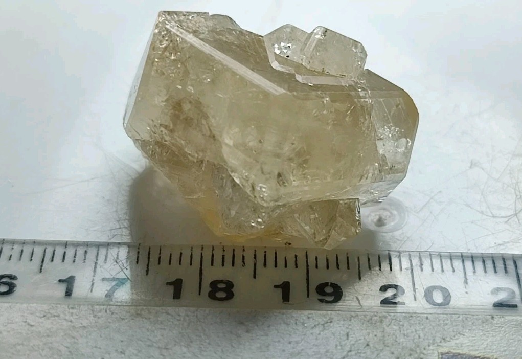 3-cm Leuco Garnet Aka (color change) White Grossular Garnet, Crystal-Zagi,Mount.