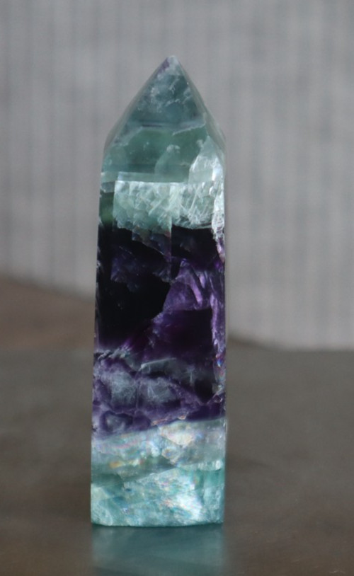 FLUORITE POINT (4 SIDED) 2.68 INCHES TALL/ 87.1 GRAMS