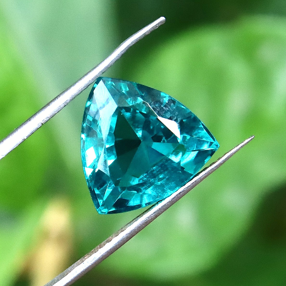 10 Ct Trillion Cut D-Green Sapphire certified Loose Gemstone With Free Gift