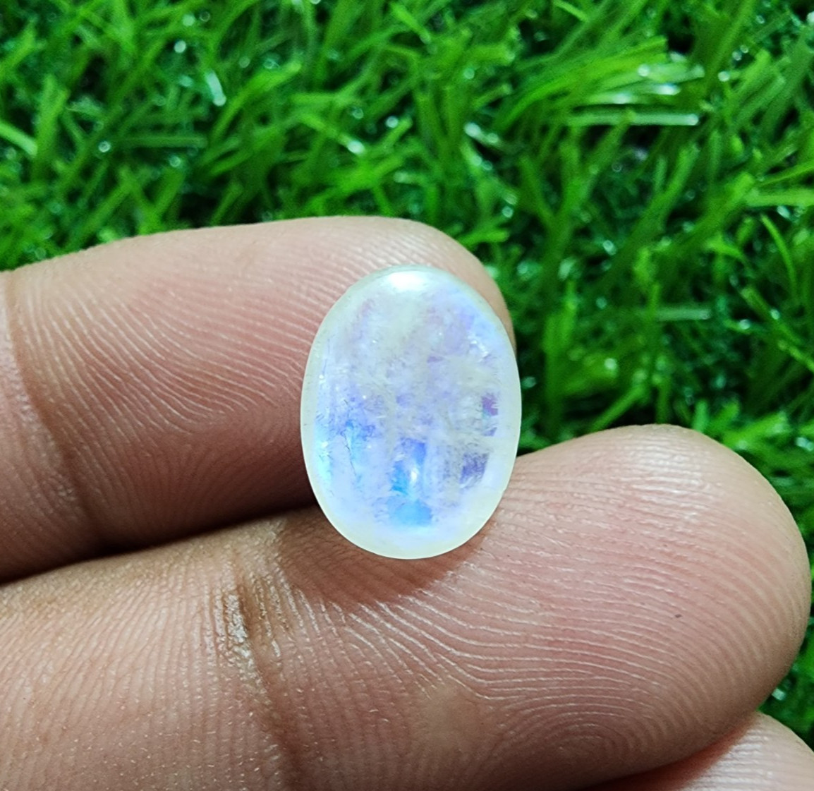 Attractive Unique Rainbow Moonstone 5.85 Crt Cabochon Oval Shape Loose Gemstone