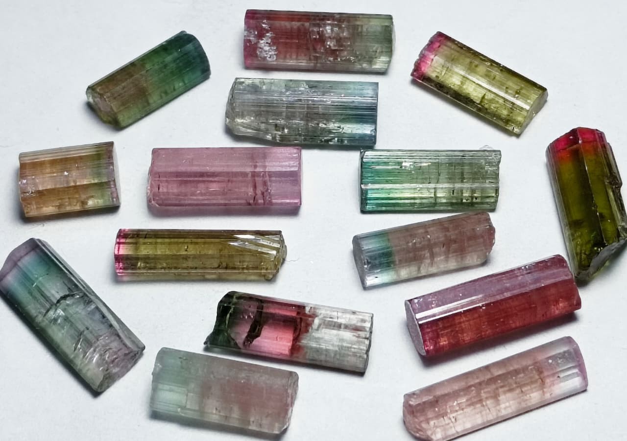 Multi colour jewelery size tourmaline crystals from paprook – 42 Carats