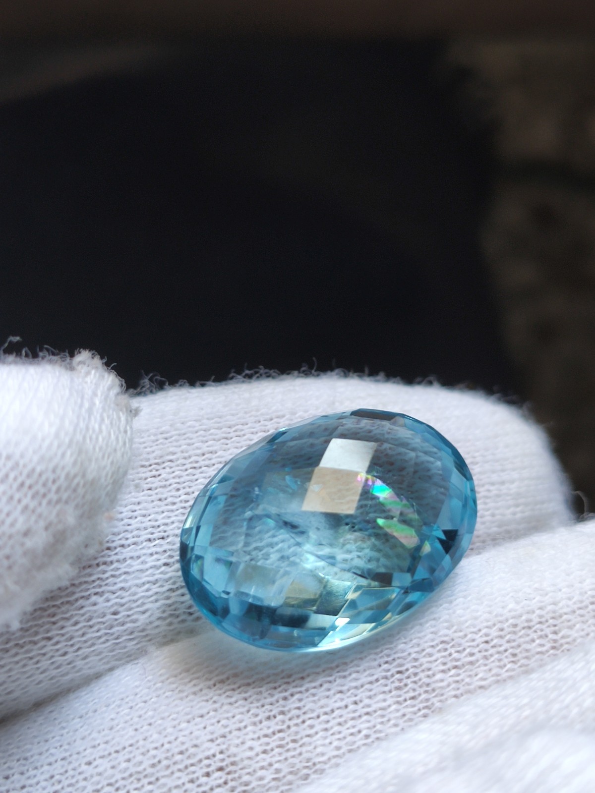 Rare 2 Pieces in 1 Blue Topaz With Rare Rainbow schiller effect : 24 Carats
