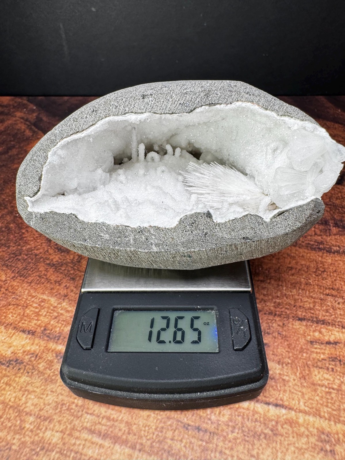 White Spray Scolecite geode from India – 358g