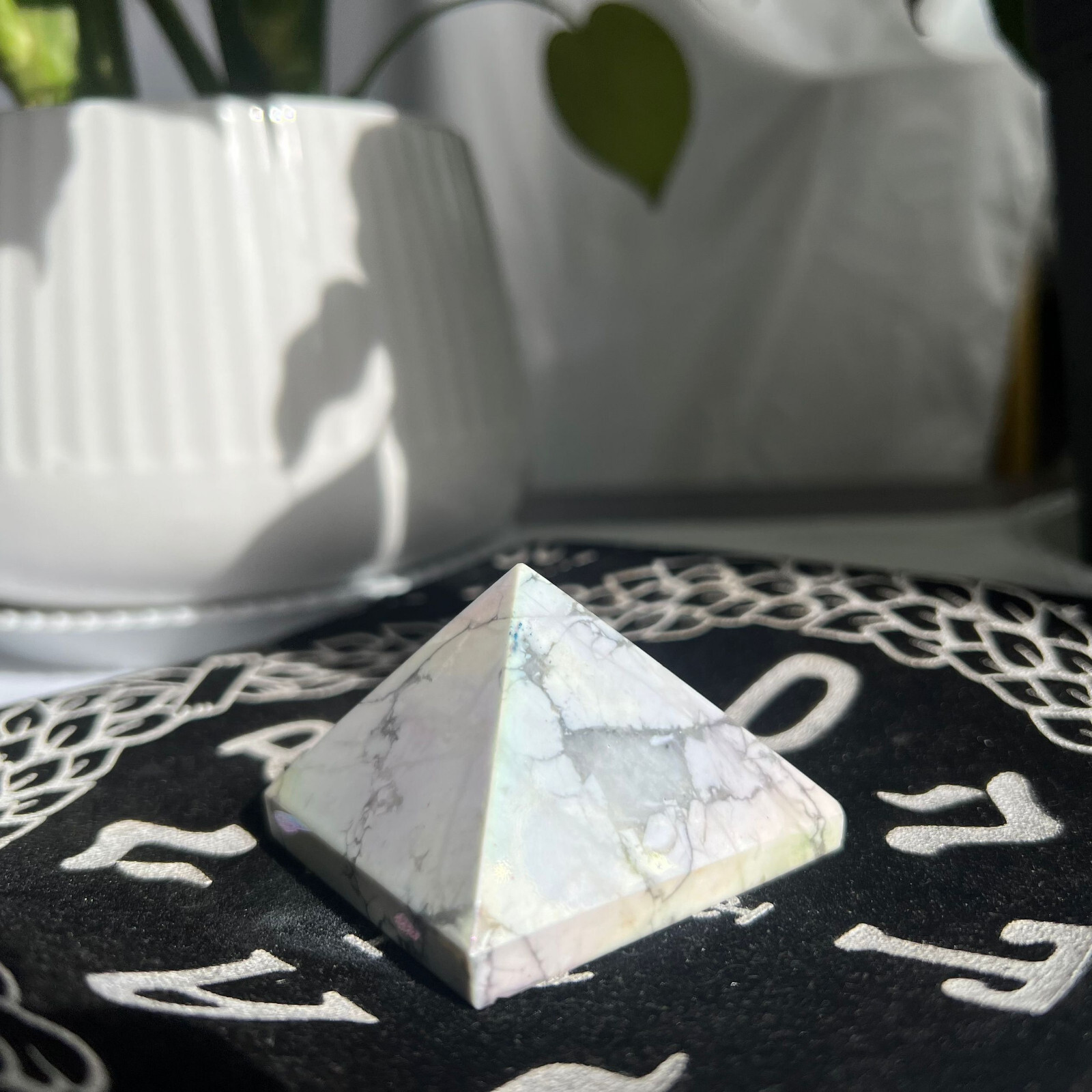 123g Titanium Angel Aura Howlite Stone Pyramid Point Quartz Crystal Polished