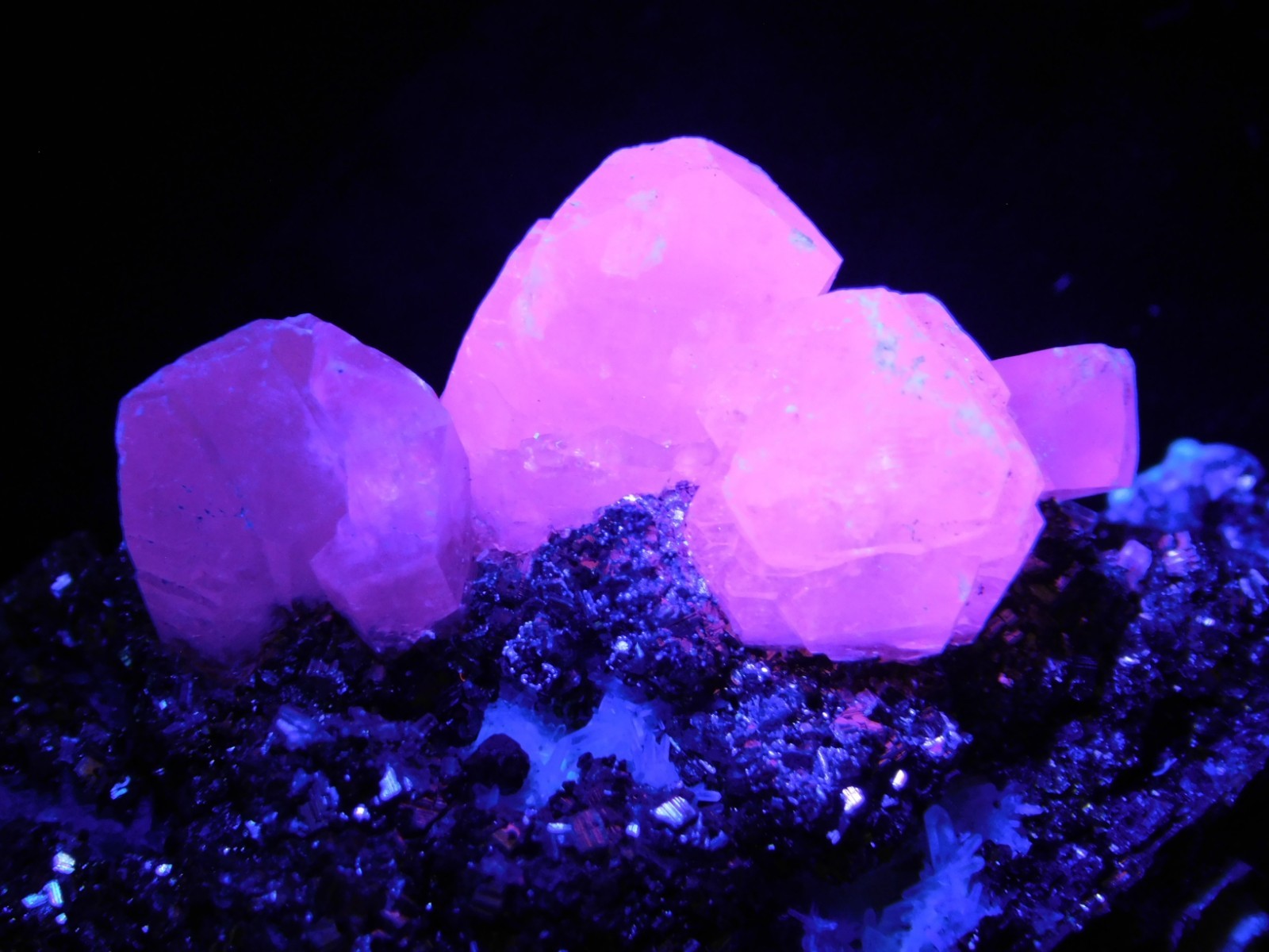 Larger! FLUORESCENT Calcite CRYSTAL Cluster on PYRITE Peru 261gr