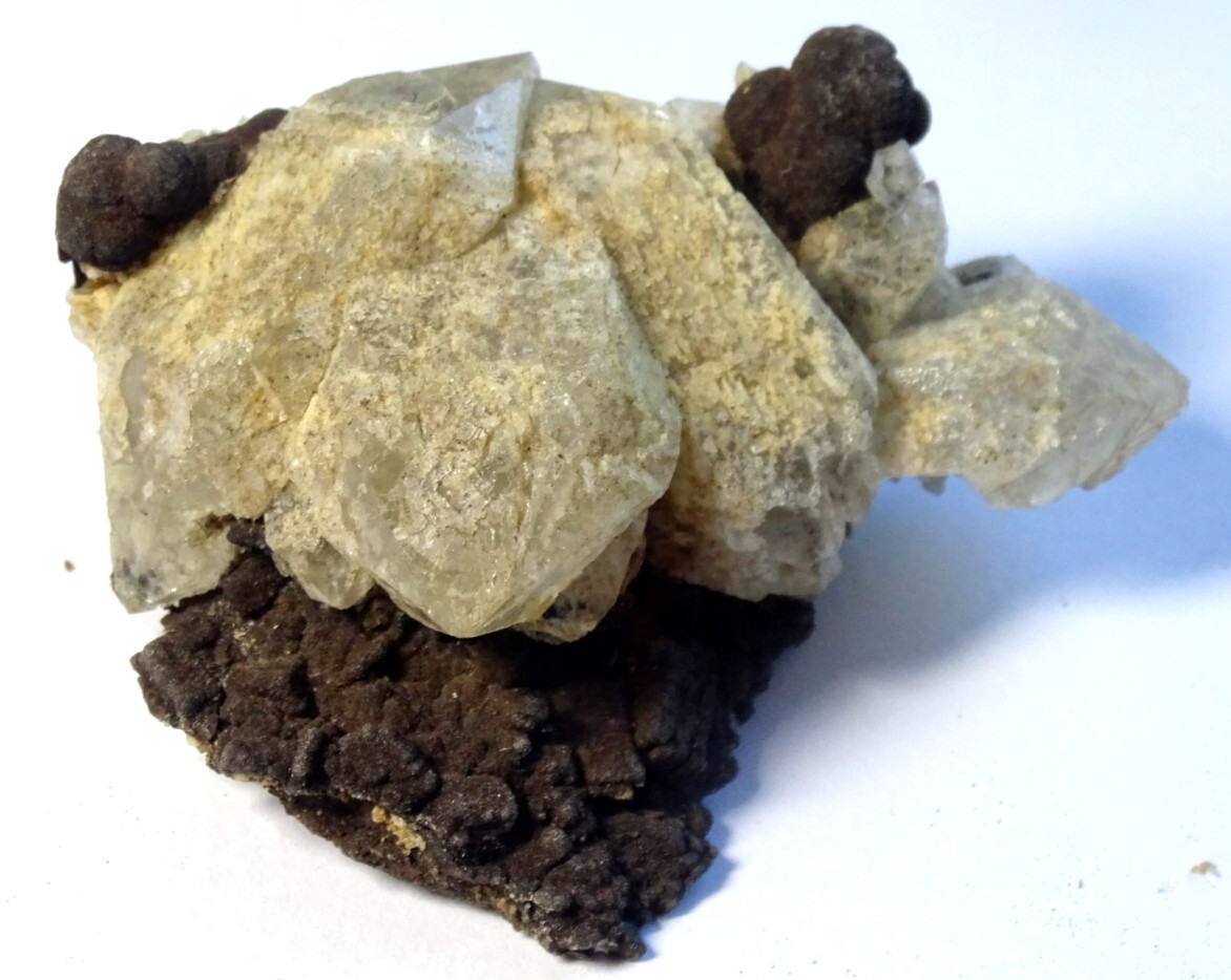 NATURAL QUARTZ CRYSTALS on SIDERITE SPECIMEN – MEXICO – 7.0 x 5.4 cms 91 gms