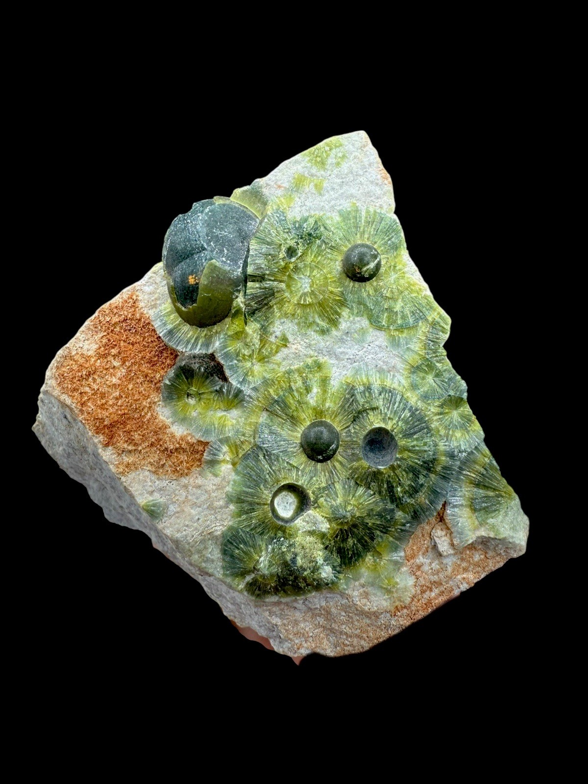 Radiating & Spherical Wavellite Crystals : Dug Hill . Avant , Arkansas 🇺🇸