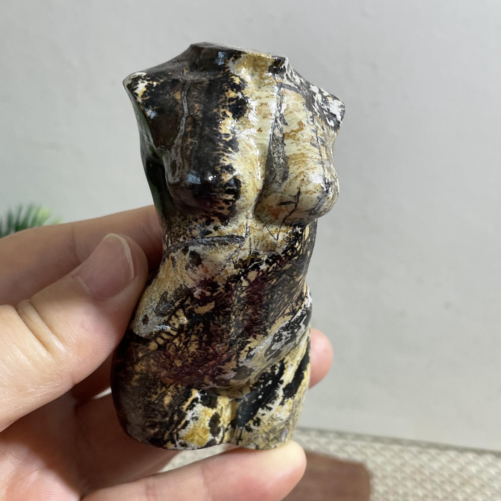 165g Rare Traditional Chinese PaintingHand Carving Female Model