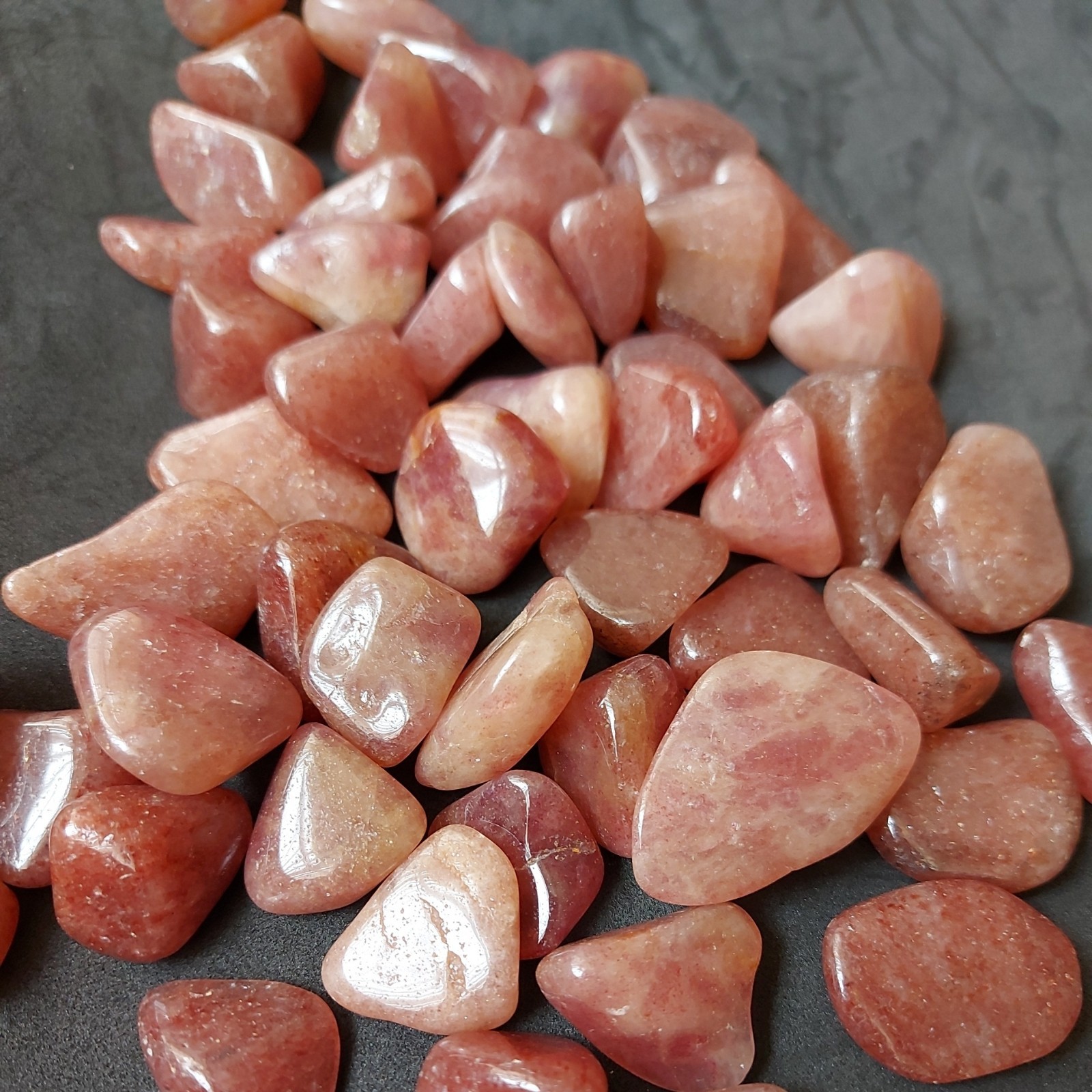 Raspberry Aventurine 2x Tumbled Stones Natural, Size 3.5cm-2cm, Weight, 12g-5g.