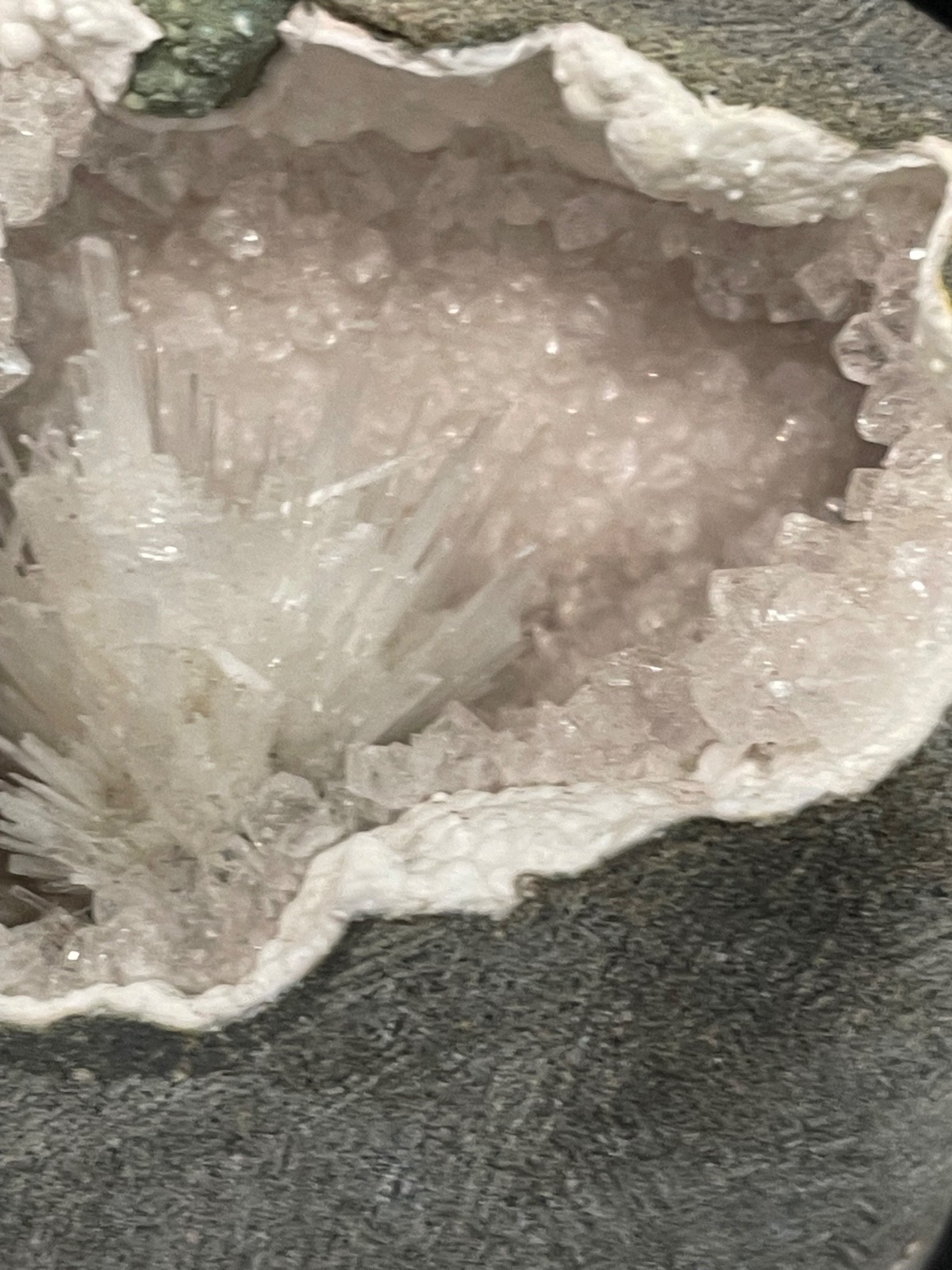 Scolecite spray in cluster in natural quartz in mm W/ formation of geode