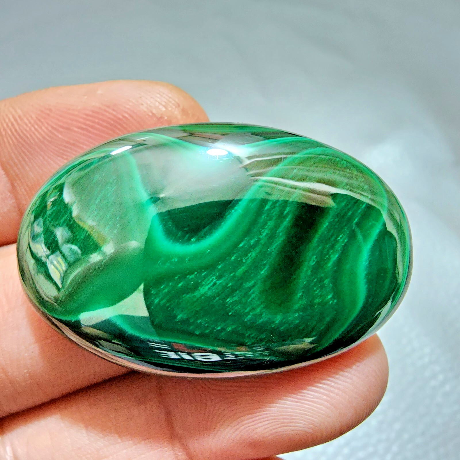 Amazing Designer Green Malachite Oval Shape 129.30 Crt Cabochon Gemstone Jewelry