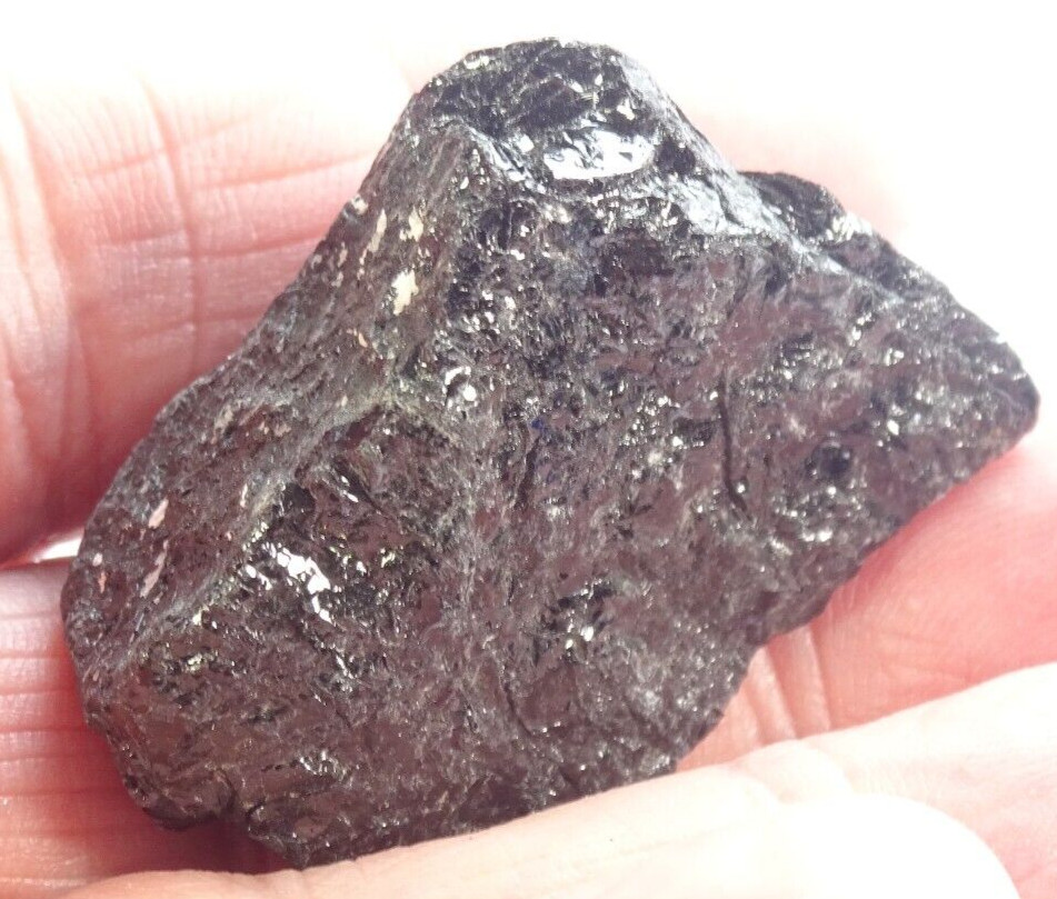 NATURAL BLACK TOURMALINE (SCHORL) PIECE – 4.3 x 2.7 x 2.2 cms 33.93 gms #5