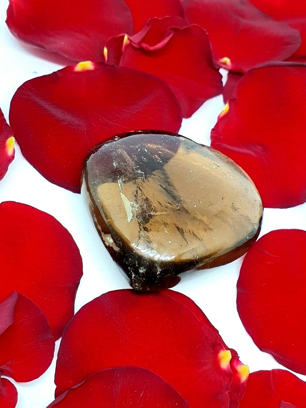 Smoky Quartz Heart Carving Real Crystal Protective Energy 86g 5.5 x 5 x 1.5cm s5