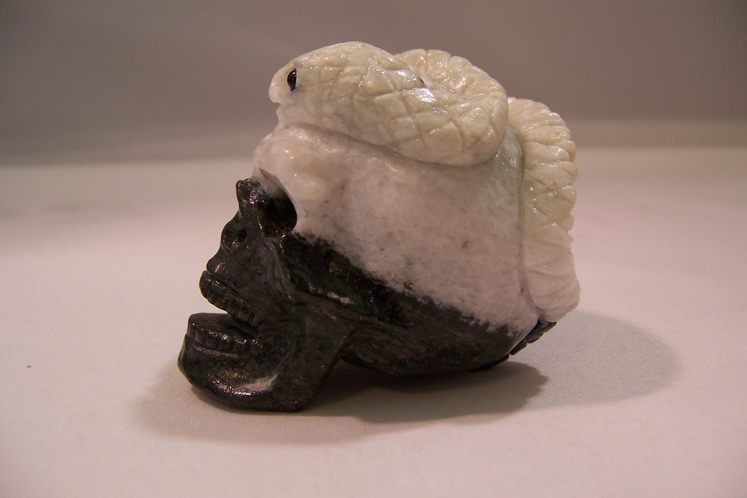 DUSHAN JADE HAND CARVED SKULL & SNAKE NATURAL CRYSTAL 164g 5.8oz 2.25in 5.7cm