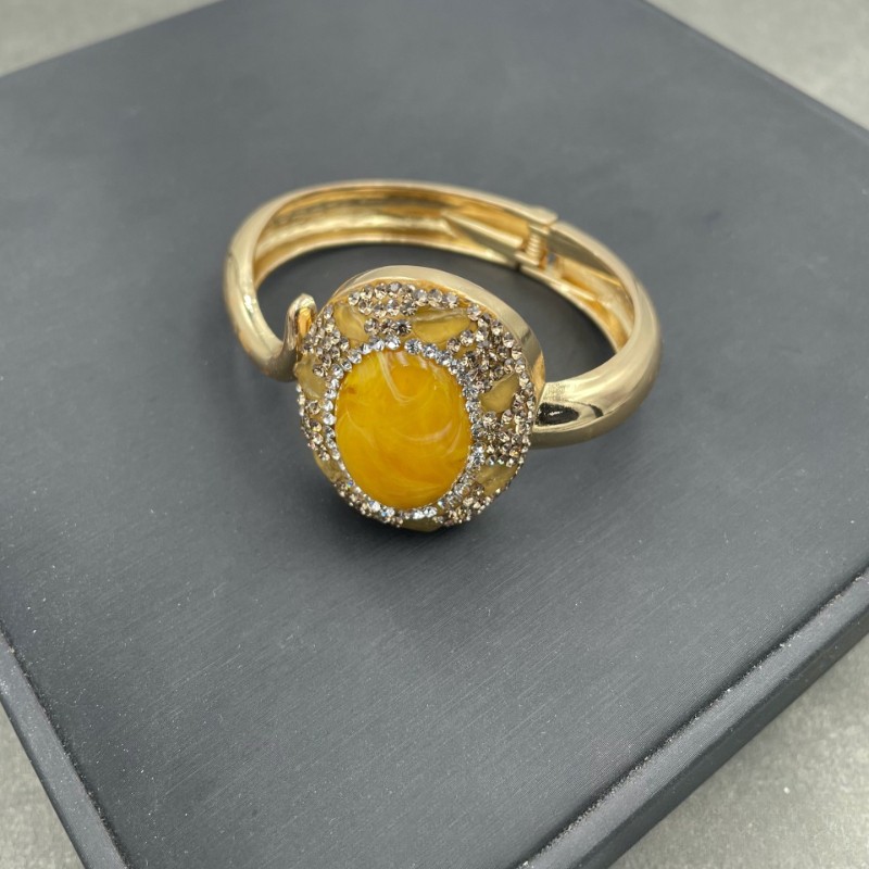 New second-generation beeswax inlaid yellow crystal four piece jewelry set