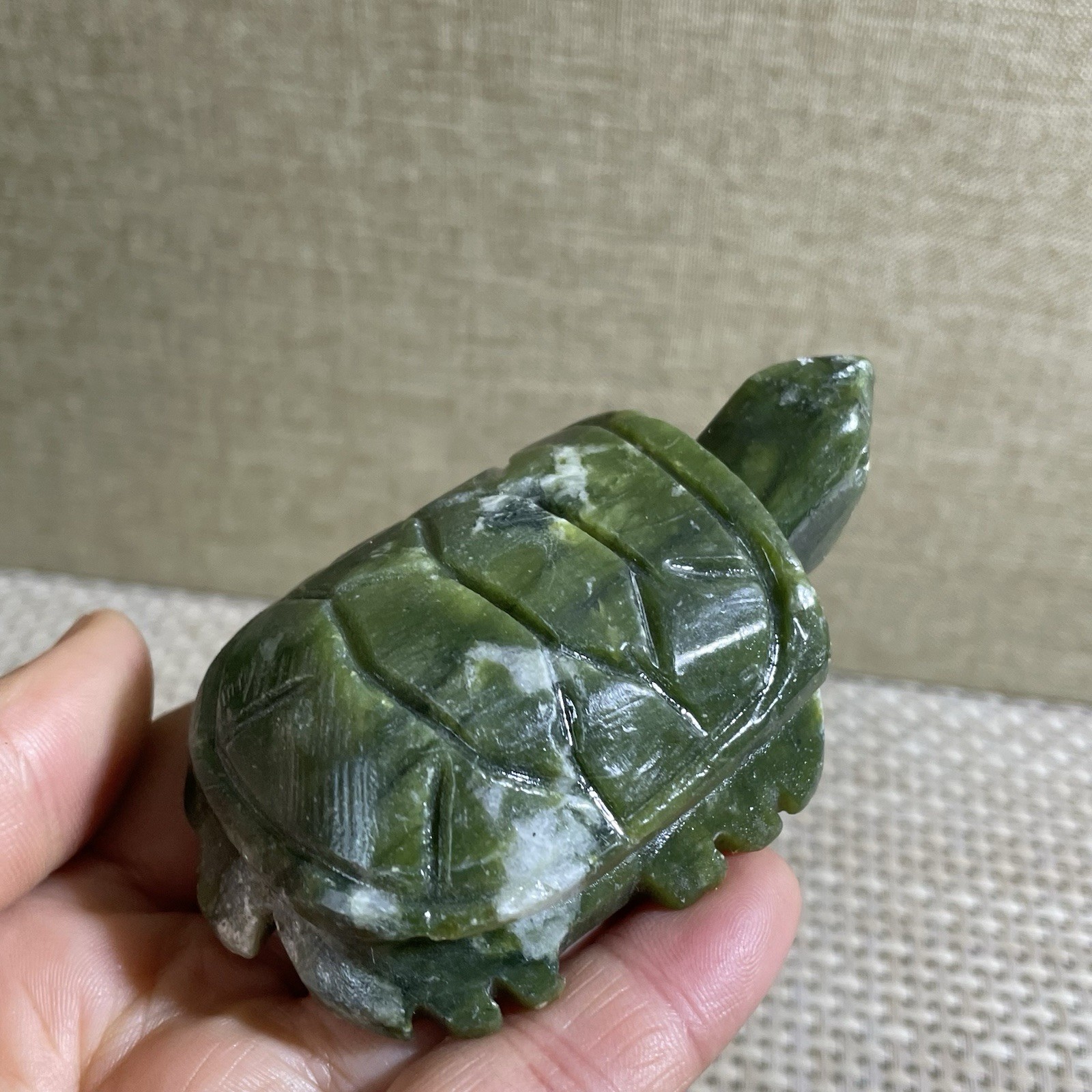 137g hsiuyen jade Quartz Hand Carved tortoise skull Crystal Healing
