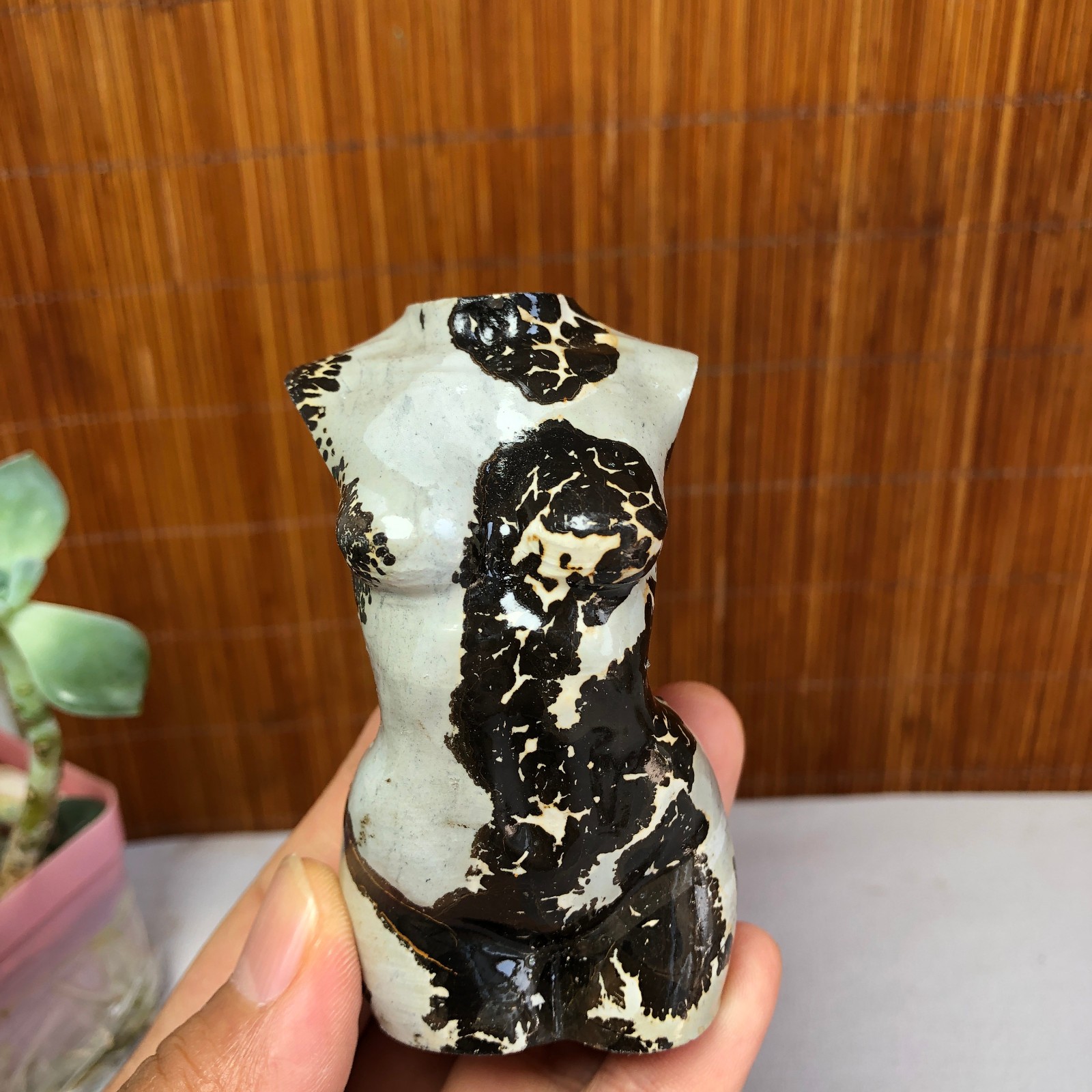 Rare Natural Traditional Chinese Painting Hand Carving female Model 139g g8406
