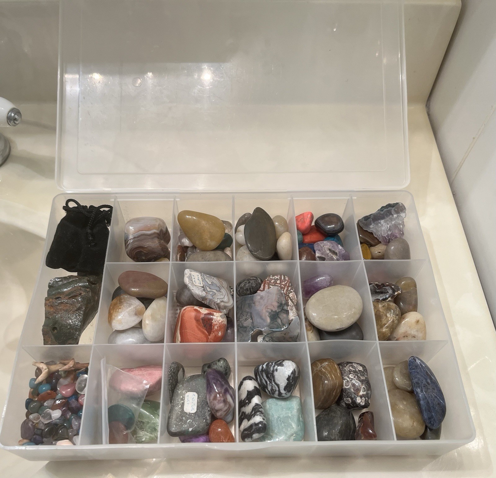 JEWELRY MAKING GEMSTONES 💎 CRYSTALS ROCK KIT W/CASE