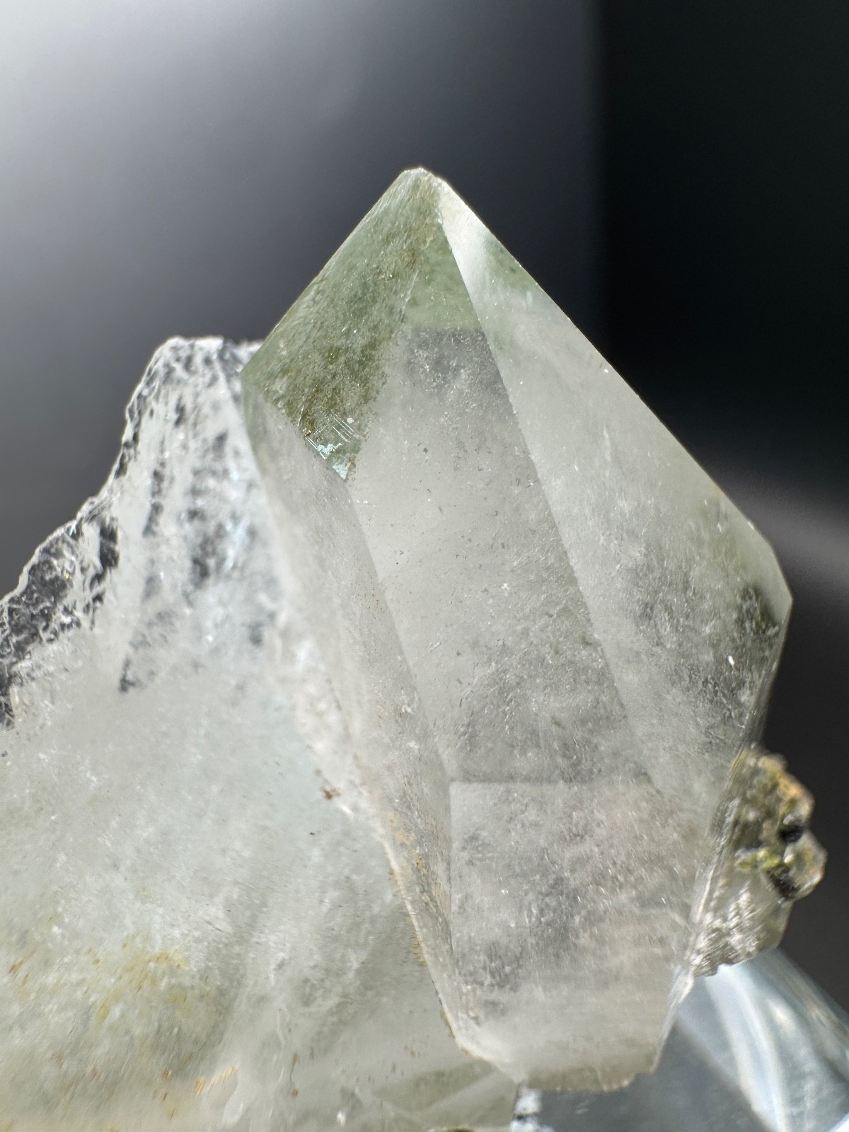 6166 Quartz Point with Green Epidote Nestled at Base Si Chuan 30g