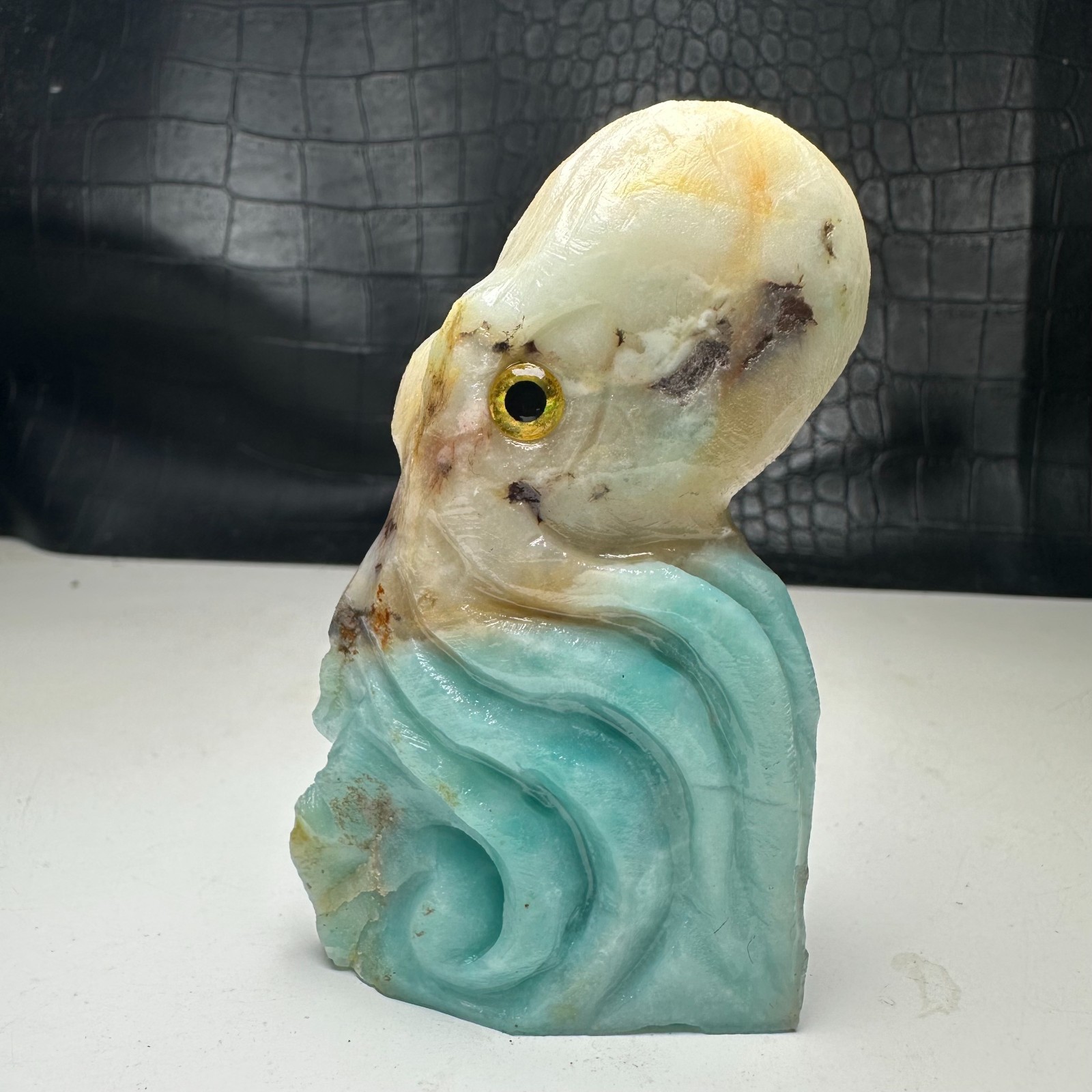 Natural Crystal Mineral Specimen. Amazon Stone. Hand-carved Octopus .Statue.BL
