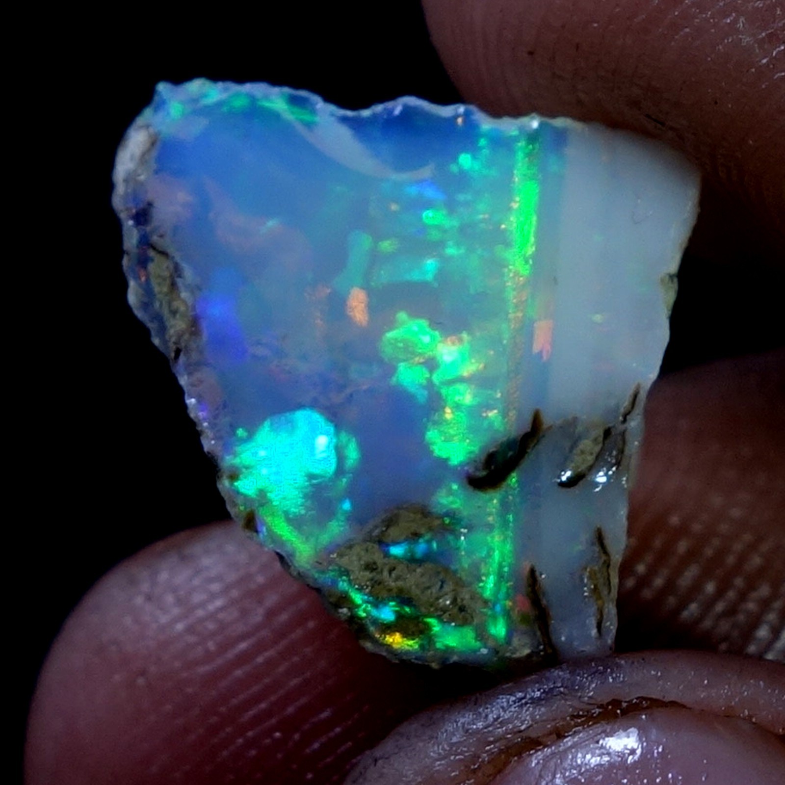 AA+ Ethiopian Dry Opal Rough Entreated Welo Opal Multi Fire Color Flash 06.30Cts