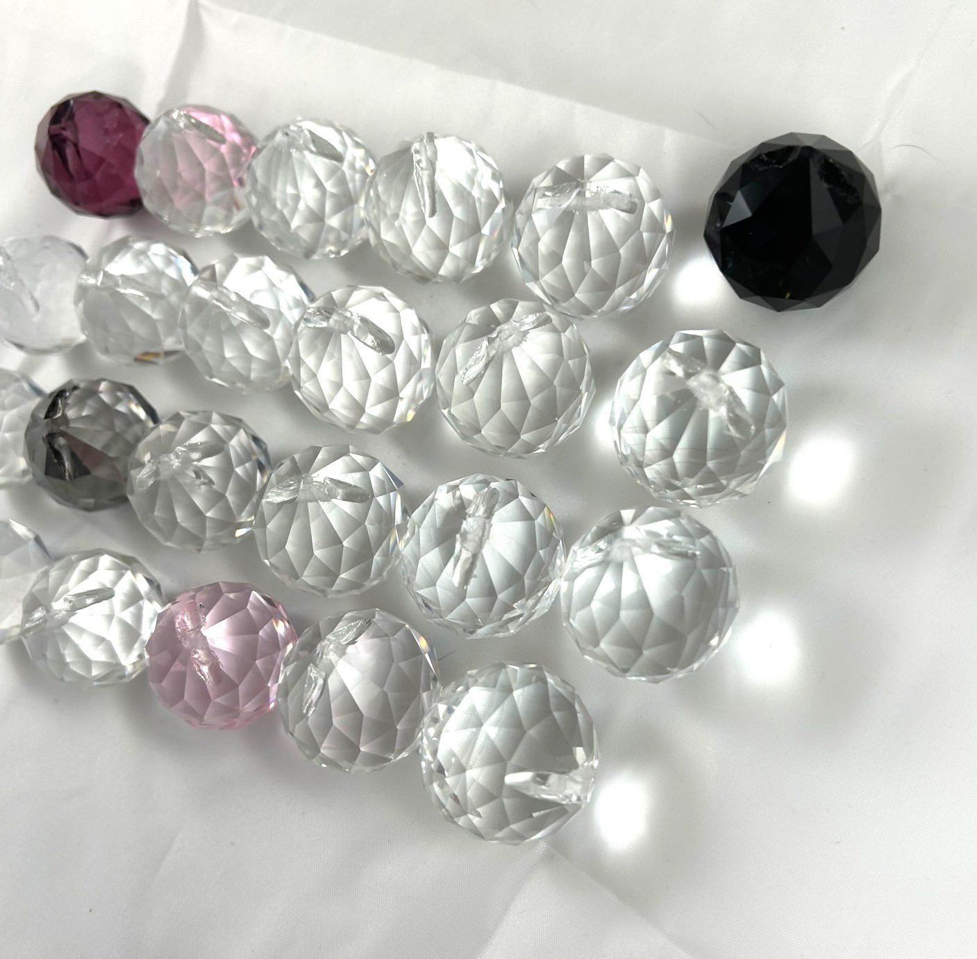 23Pcs Crystal Light Ball Prism 30mm Faceted Sun Catchers Drop Pendants