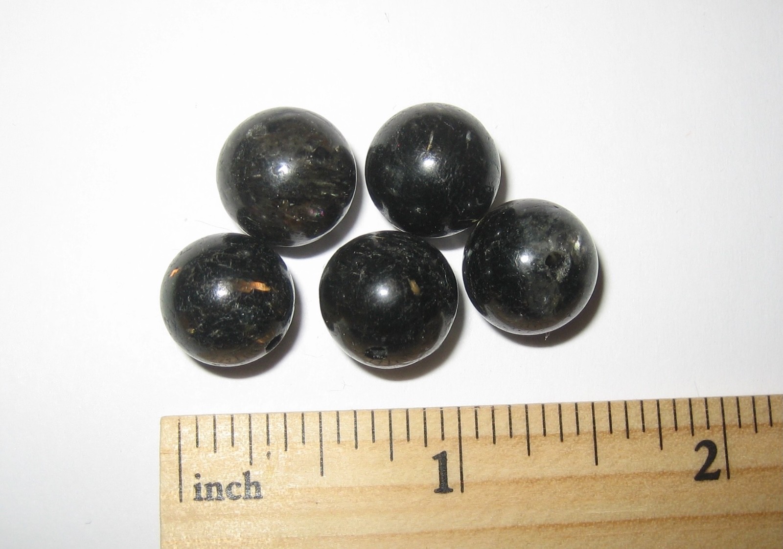 5 POLISHED 12mm AUTHENTIC NUUMMITE STONE MINERAL DRILLED BEADS GREENLAND 14g *2
