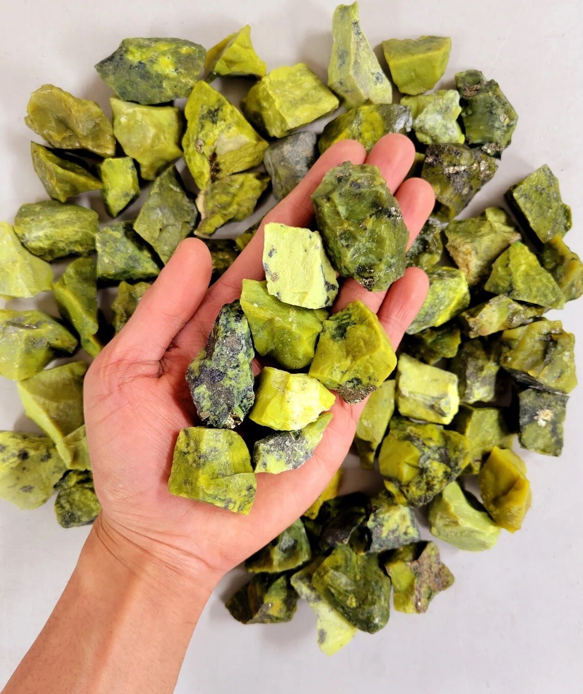 ROUGH SERPENTINE CRYSTAL STONES BULK INDIA, RAW GEMSTONES FOR TUMBLING & HEALING