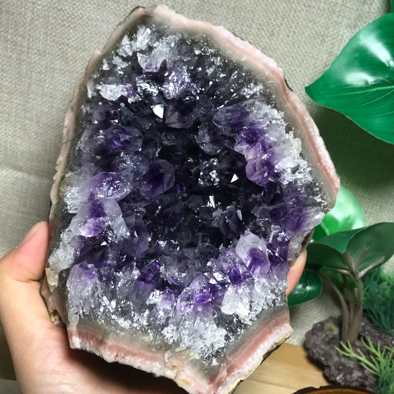 1607g Natural Uruguay Deep Purple Crystal Quartz Amethyst Geode Clusters 01