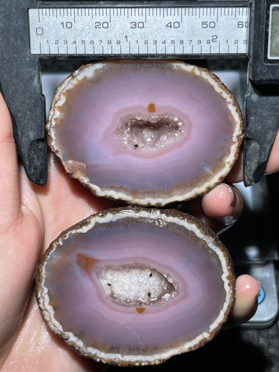 1Pair pink China Agate Hebei xuanhua natural Slices Crystal collectible 185g 73