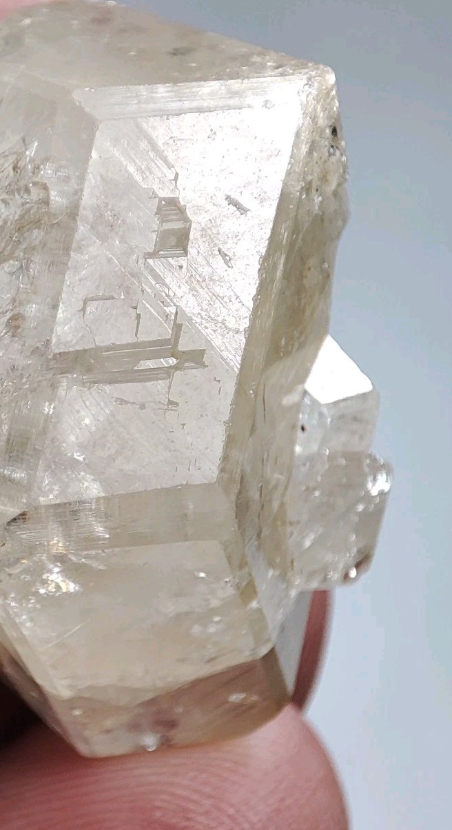 3-cm Leuco Garnet Aka (color change) White Grossular Garnet, Crystal-Zagi,Mount.