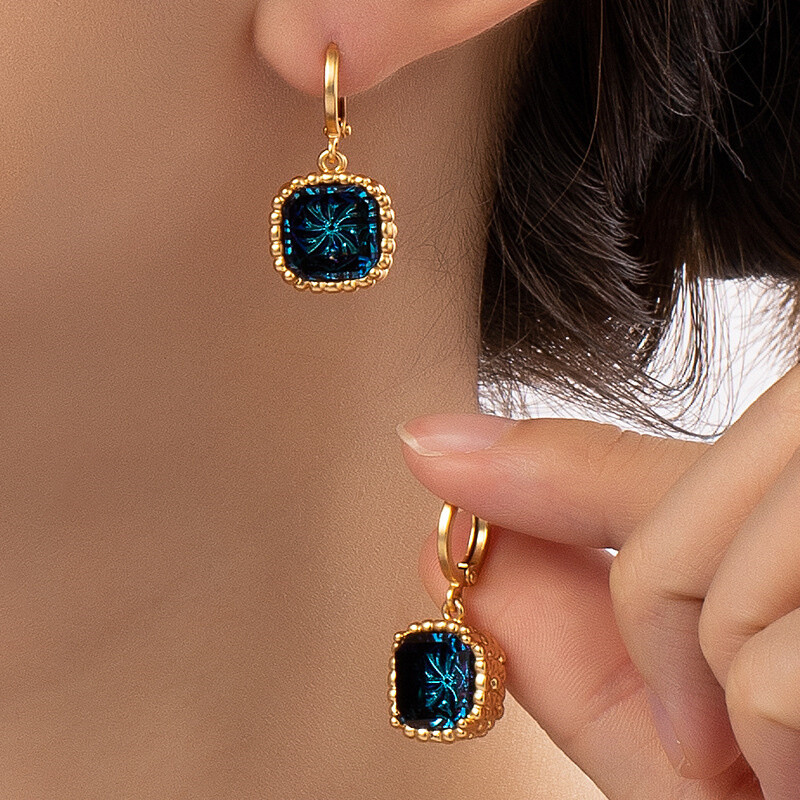Fashion Jewelry Gold Sapphire Ear clip Light luxury Retro Brass plating 18K