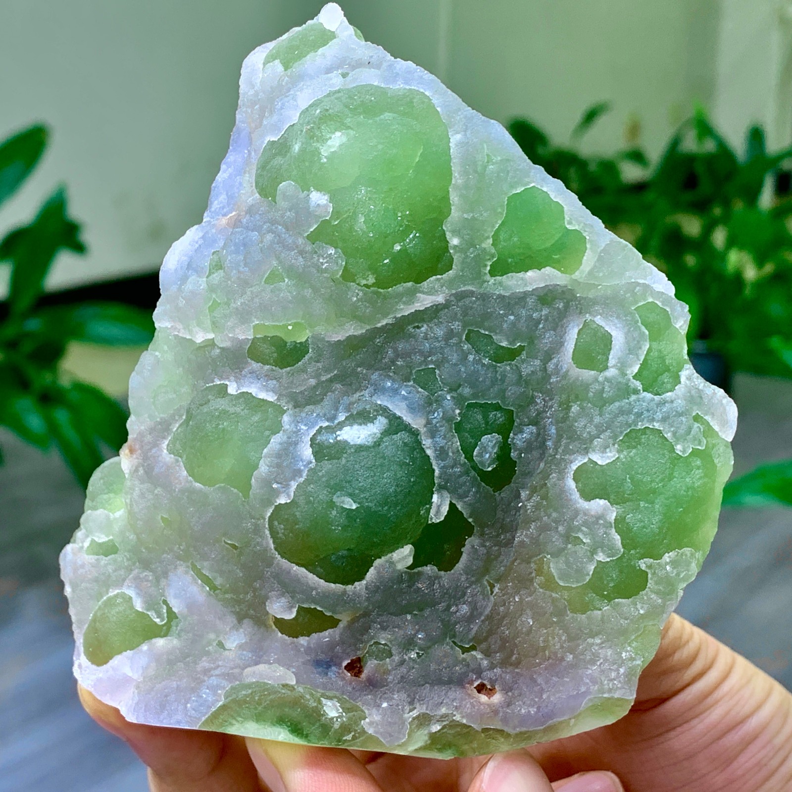 442G fluorite Green-white spherical surface mineral crystal sample/ZheJiang