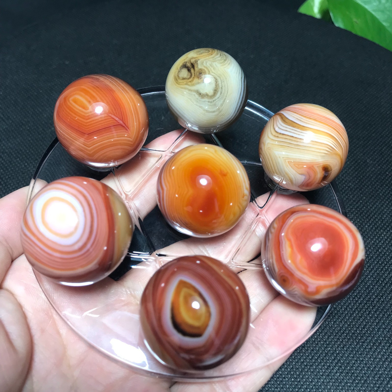 195g 7pcs 26mm Polished Silk Banded Lace Agate Ball Madagascar+base 476