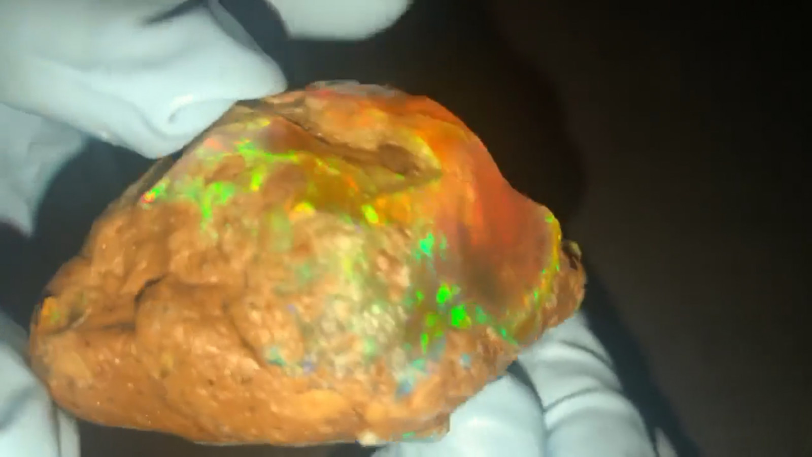 VIDEO Ethiopian Rough Opal Stunning Specimen almost 700ct huge gem crystal USA