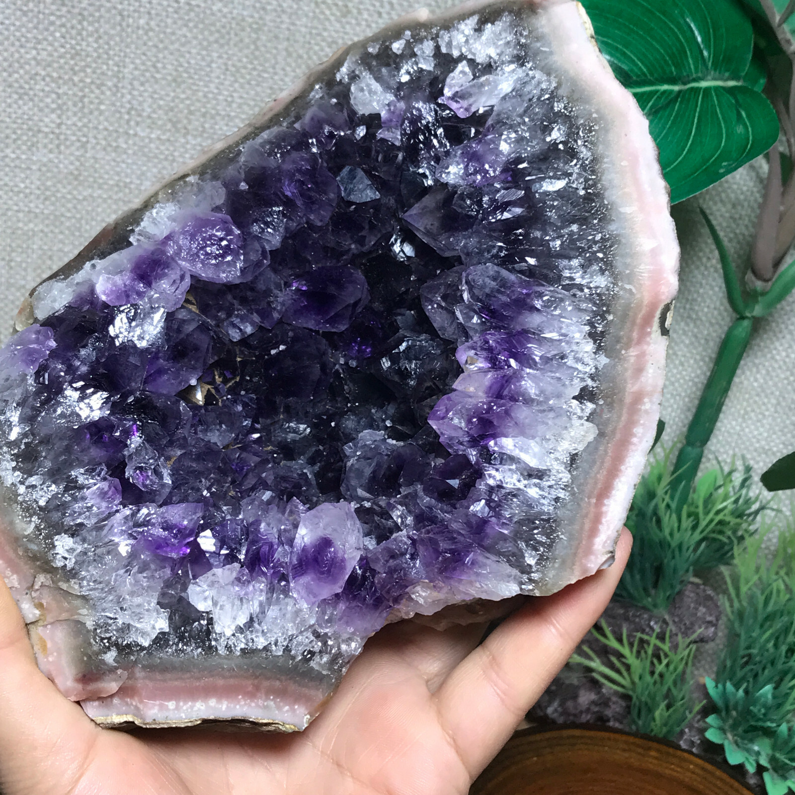 1607g Natural Uruguay Deep Purple Crystal Quartz Amethyst Geode Clusters 01