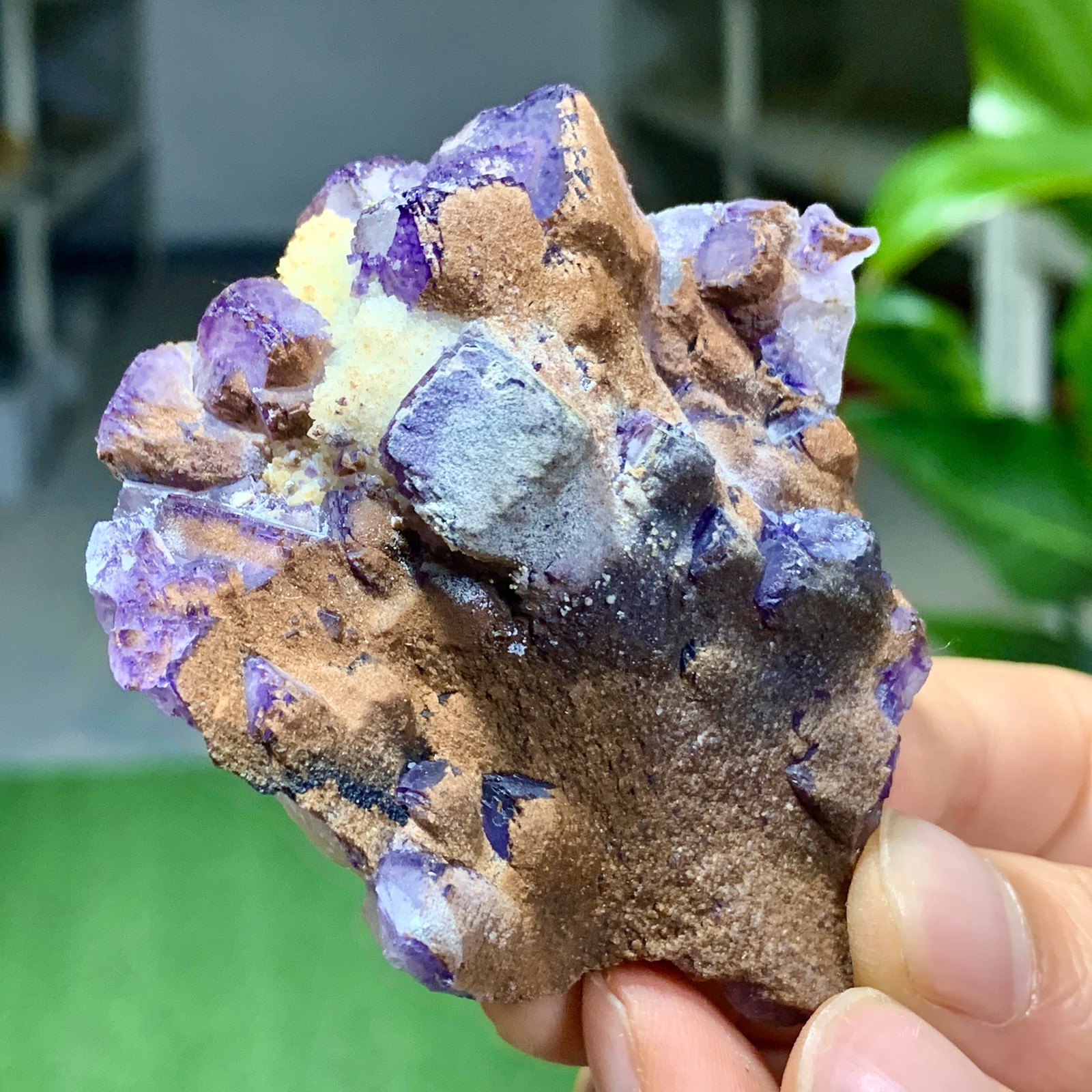 100G Natural Purple Fluorite Edged Cube Crystal Mineral Specimen/China