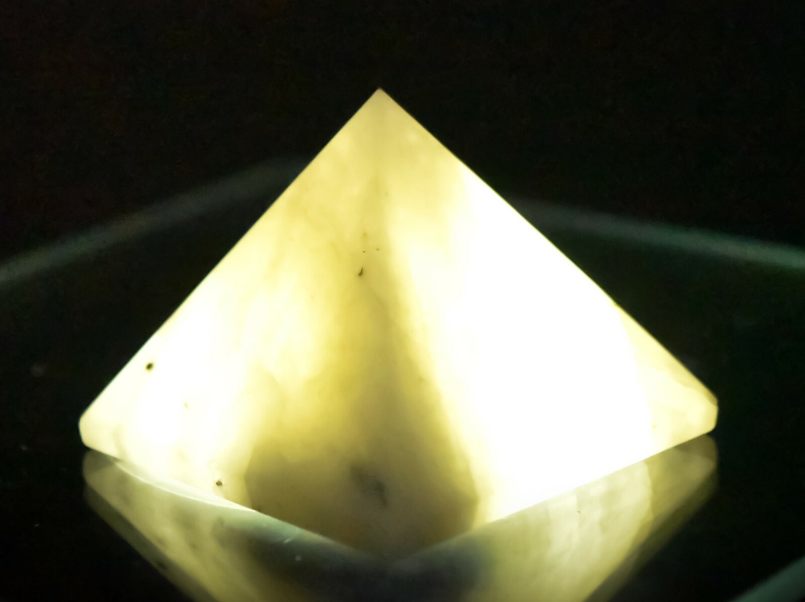 34mm Rainbow Moonstone Pyramid Sparkling Feldspar Gemstone Crystal – India (1PC)