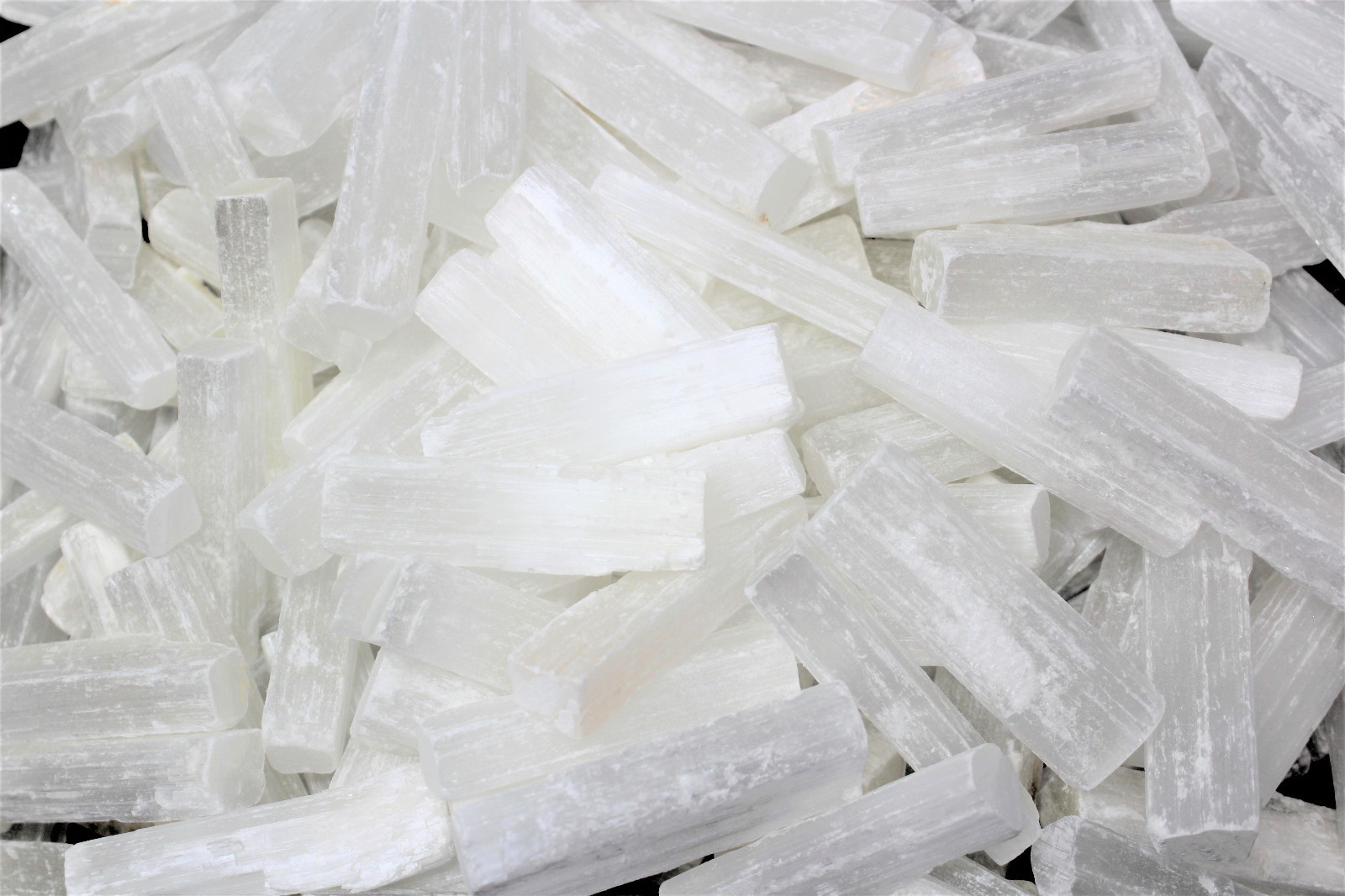 2 lb Bulk Selenite Pieces 2.5-5″ Mixed Sizes: Natural Raw Crystal Bulk Lot