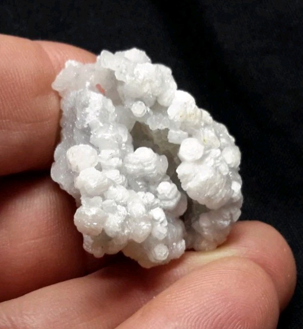 35mm CALCITE with Druzy QUARTZ from Chihuahua, Mexico FLUORESCENT