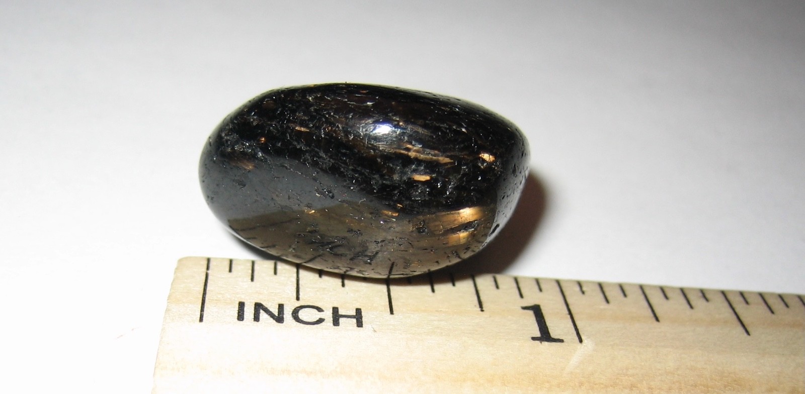 TUMBLED POLISHED NATURAL 0.8″x0.5″ AUTHENTIC NUUMMITE STONE GREENLAND 12.1g *10