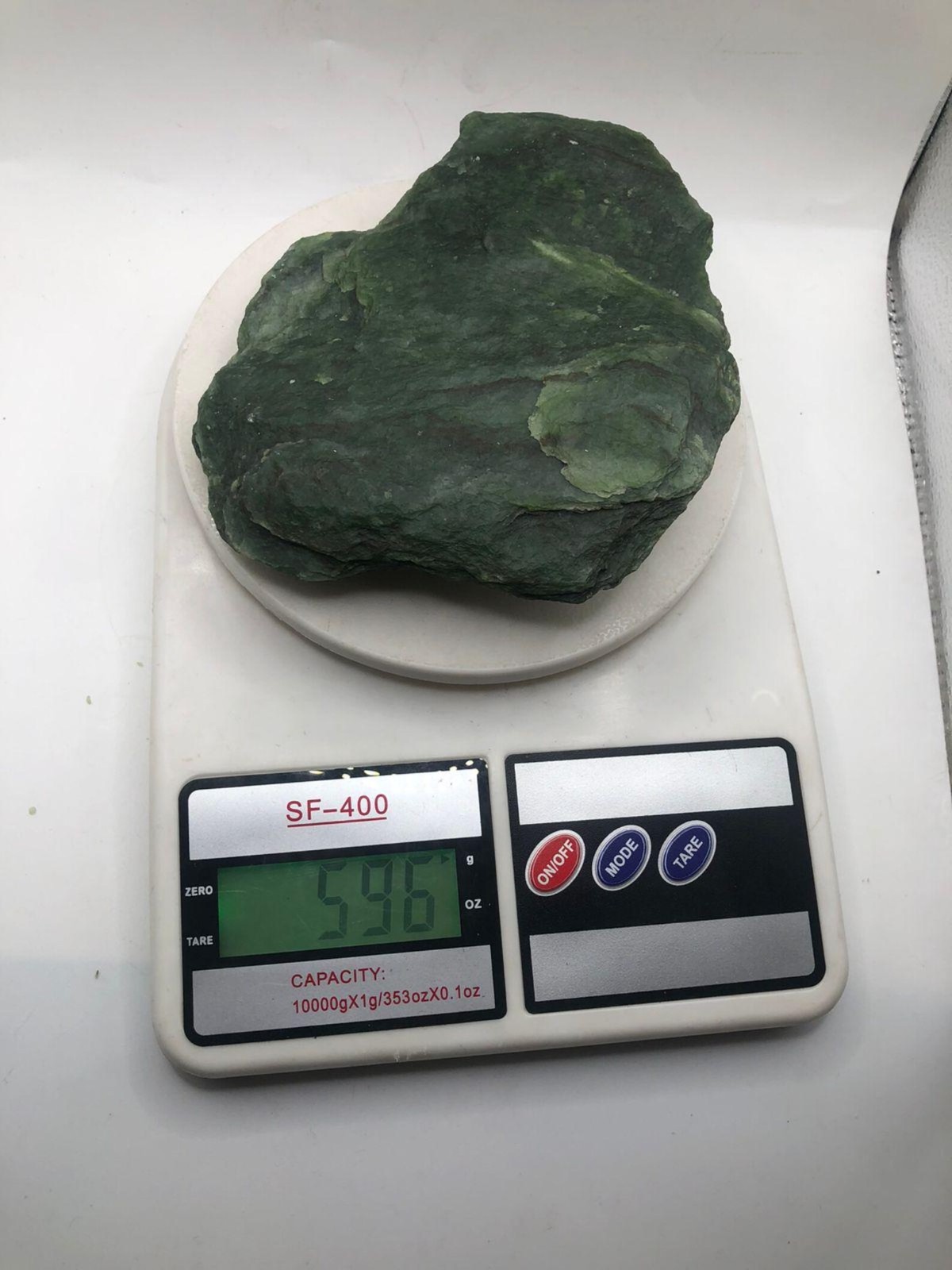 596g Natural Nephrite Jade Raw Stone Large Rough Green Crystal Mineral Specimen