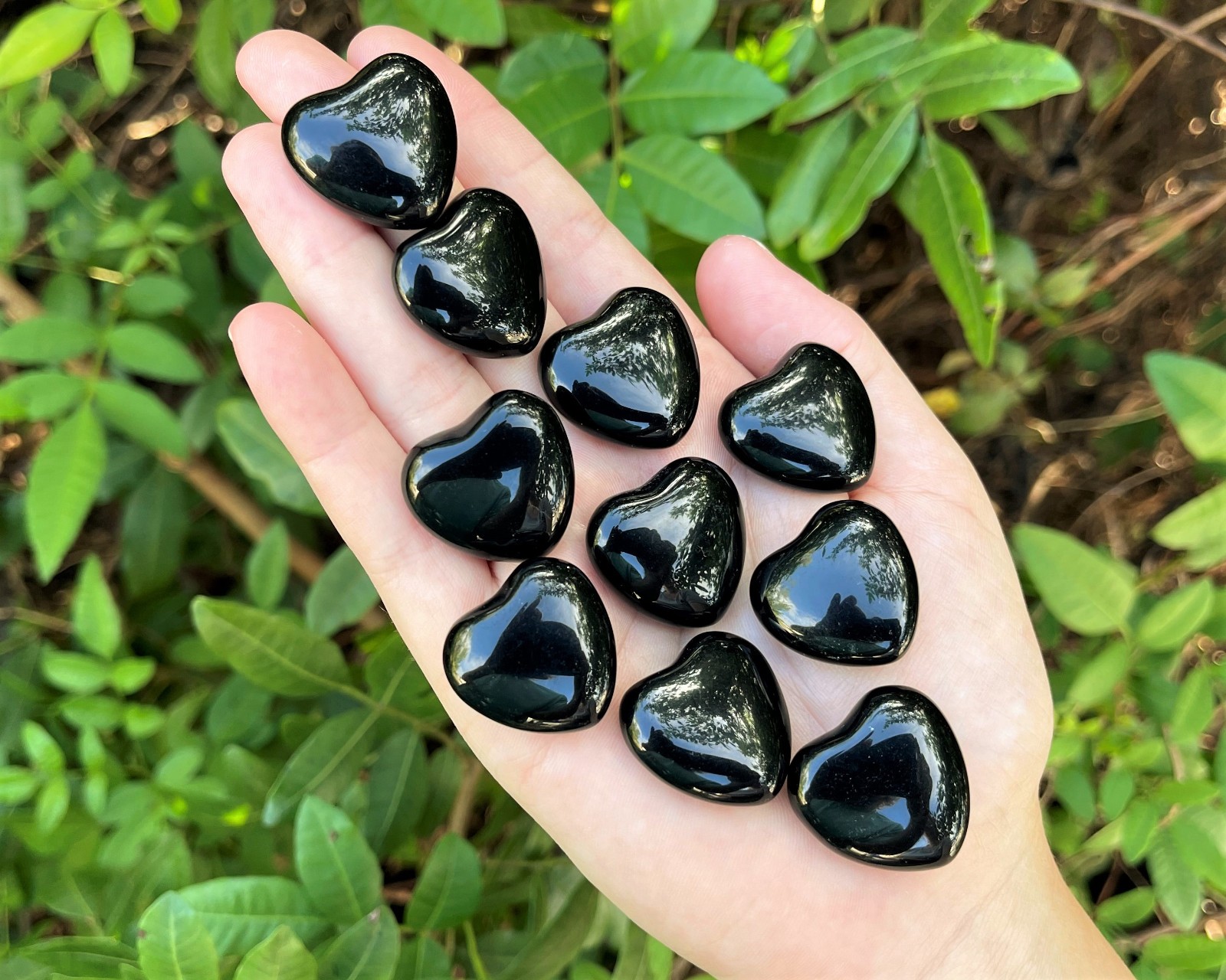 7 Chakra Crystal Heart Set With Pouch – (Seven Chakra Hearts, Crystal Healing)