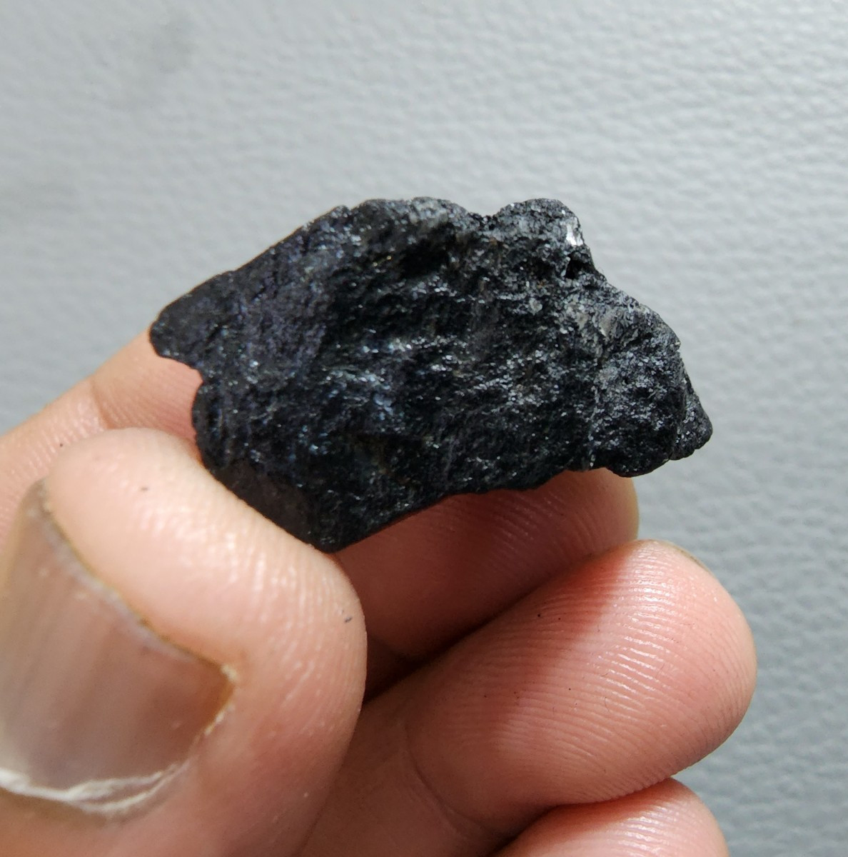 84 Crt Top AAA+ Black Tourmaline Specimen Crystal Healing Rough Black Tourmaline