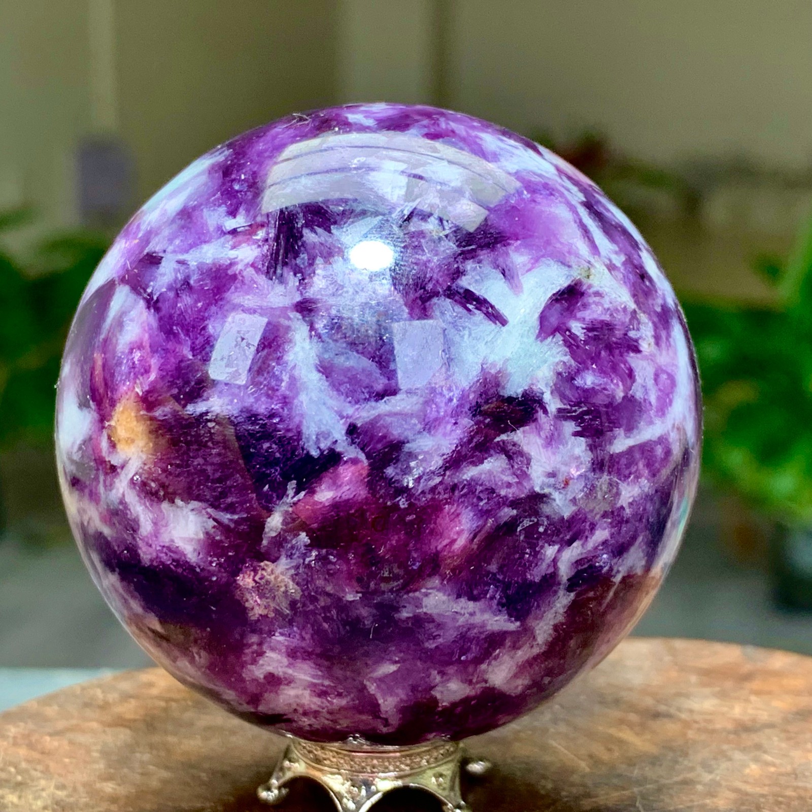 285G Natural Beautiful Purple Lithium Mica Crystal Spherical Mineral Sample