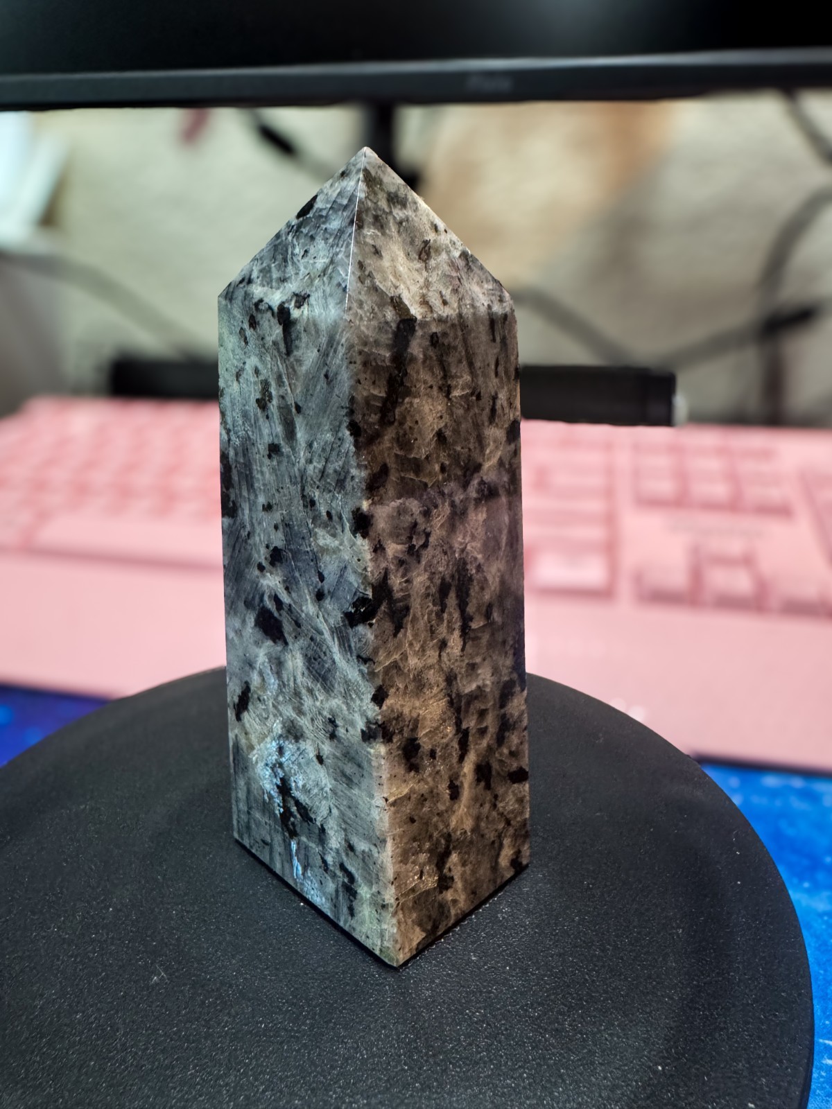 Larvikite tower A 6.8 oz 4 in