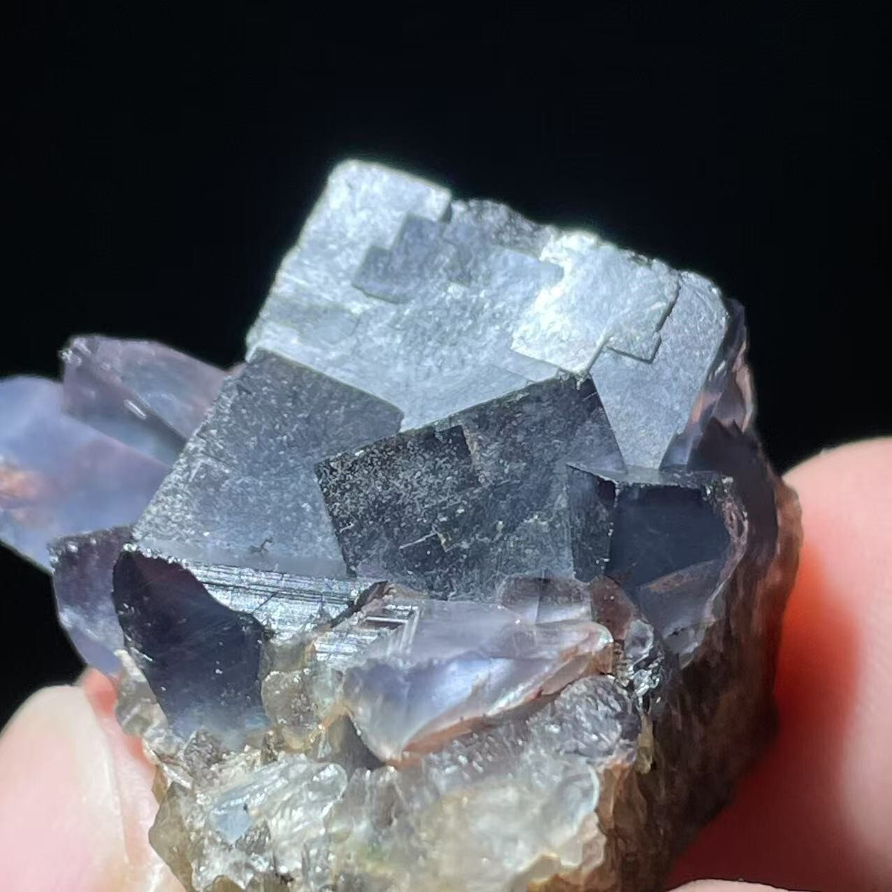 100% natural blue fluorite, Smoke crystal ,UV blue mineral specimen from Beijing