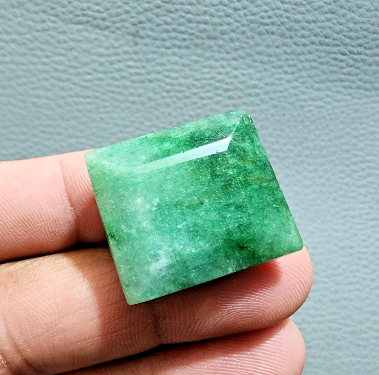 Top AAA+ Green Brazilian Emerald 70.60Crt Large Size Gemstone Jewelry For Making